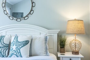 2 bedrooms, iron/ironing board, travel cot, free WiFi - Birch Bay at Its Best — Peaceful, Walkable, and Right on the Water (Blaine)