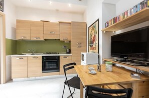 Fridge, microwave, coffee/tea maker, toaster