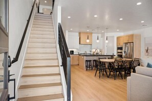 獨棟房屋, 4 間臥室 | 用餐區