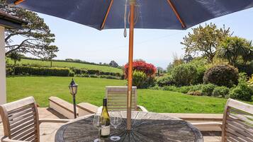 Cottage | Outdoor dining