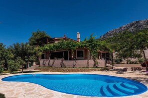 Villa | Pool | Outdoor pool - Villa Belezza Sleeps 8 With Pool (Kastela)