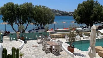 Habitación triple Confort | 1 habitación, ropa de cama de alta calidad y decoración personalizada