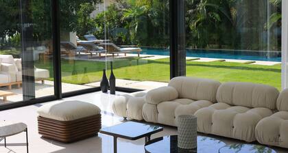 LUXURIOUS VILLA 5 MIN FROM THE BEACH