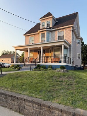 المنشأة من الخارج