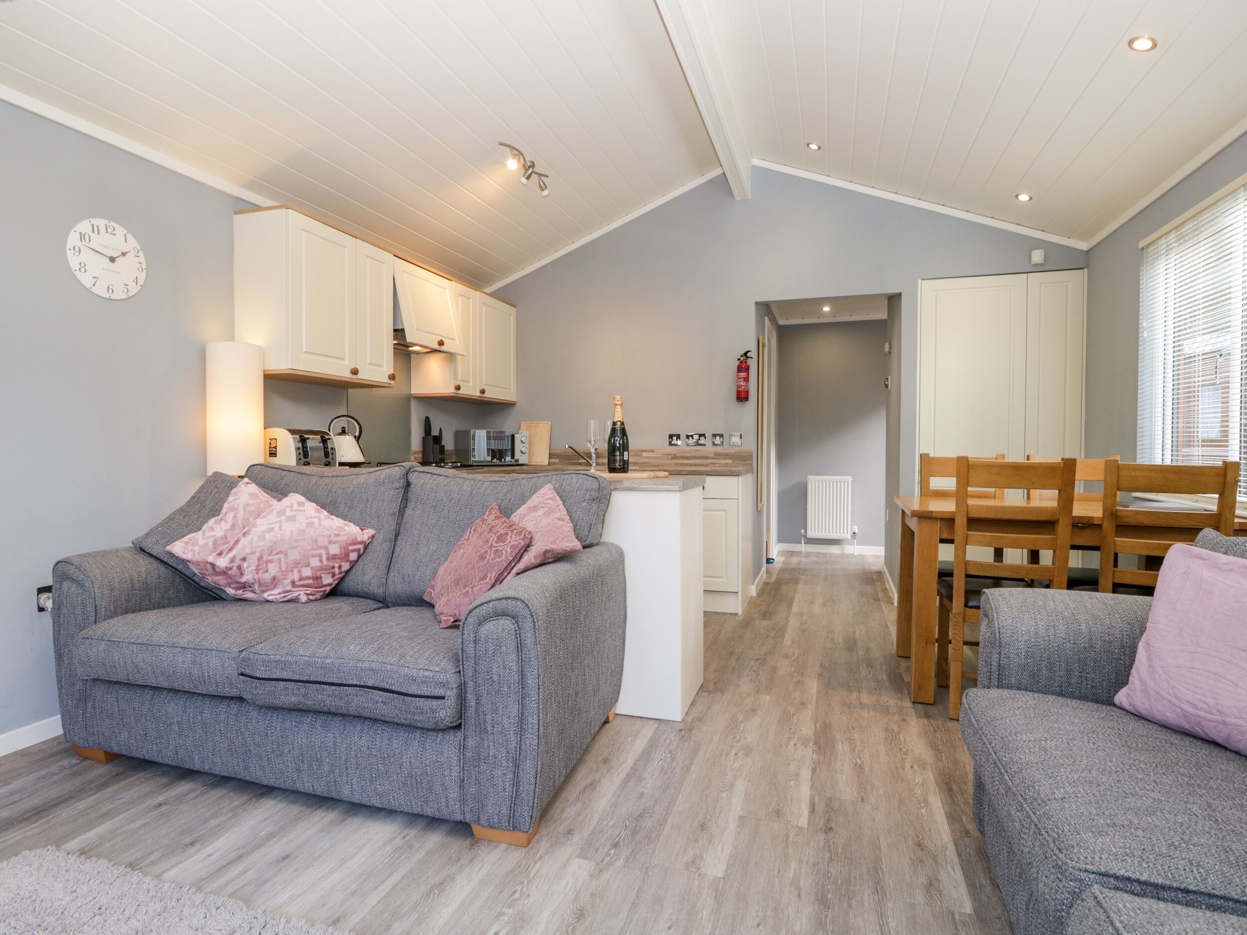 2 多间卧室、特色装修、特色家居、免费 WiFi