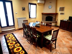 Dining - Tourist accommodation in the heart of Ronciglione (VT) (Ronciglione)