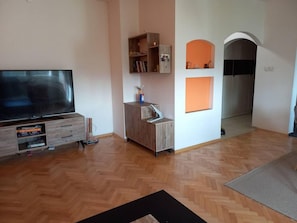 Interior - Stunning Color 1-bed Apartment in Skopje (Skopje)