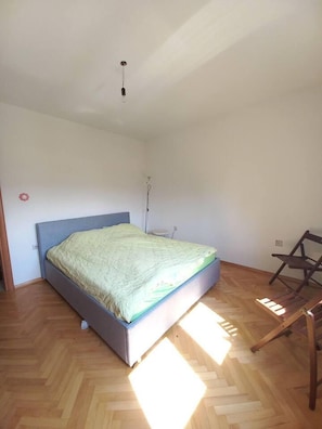 1 bedroom, free WiFi, bed sheets - Stunning Color 1-bed Apartment in Skopje (Skopje)