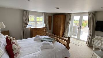 Cottage | 5 bedrooms, individually decorated, individually furnished, free WiFi