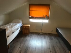 6 habitaciones, tabla de planchar con plancha y wifi gratis 