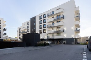 Exterior - Apartment Łopuszańska Warsaw by Renters (Warsaw)