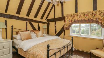 2 bedrooms, individually decorated, individually furnished, free WiFi