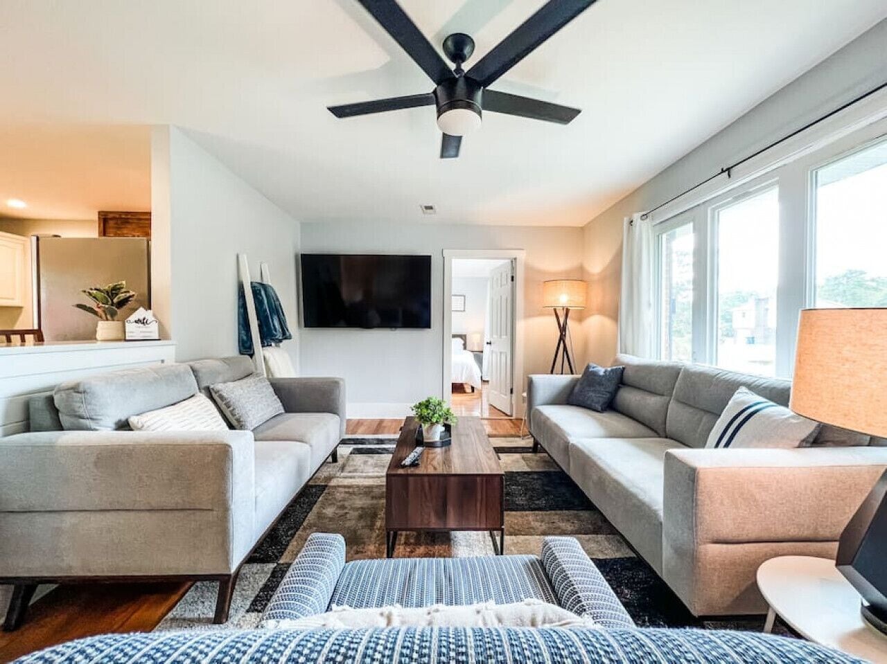Charming Home w/ King Beds, Fire Pit+Table Tennis