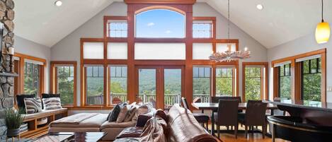 Téléviseur connecté, foyer, jeux vidéo, bureau