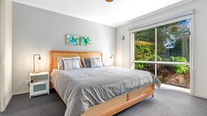 3 bedrooms, free WiFi, bed sheets - Serenity Now Inverloch (Inverloch)