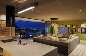 Apartemen Deluks | Area keluarga | TV layar datar