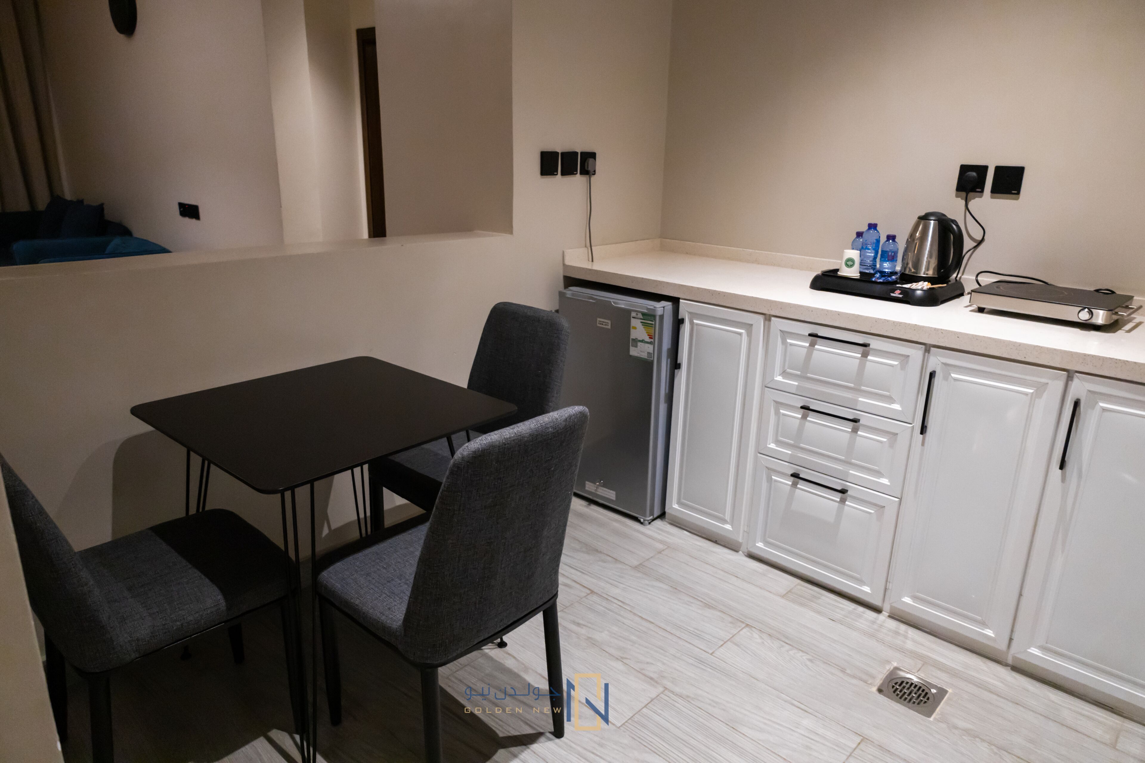 Deluxe Suite, 2 Bedrooms | Private kitchen | Mini-fridge, shared microwave, paper towels