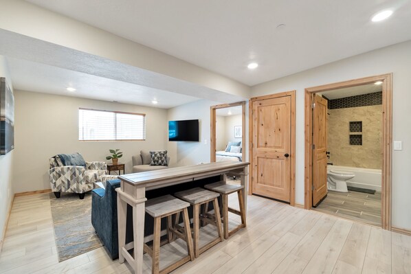 Interior - Gorgeous 2 BDRM - Central to Ski Resorts and Outdoor Recreation (Morgan)