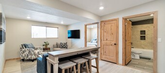  Gorgeous 2 BDRM - Central to Ski Resorts and Outdoor Recreation