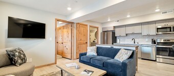 Gorgeous 2 BDRM - Central to Ski Resorts and Outdoor Recreation