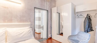 [Genoa Center] Column-Cathedral of San Lorenzo