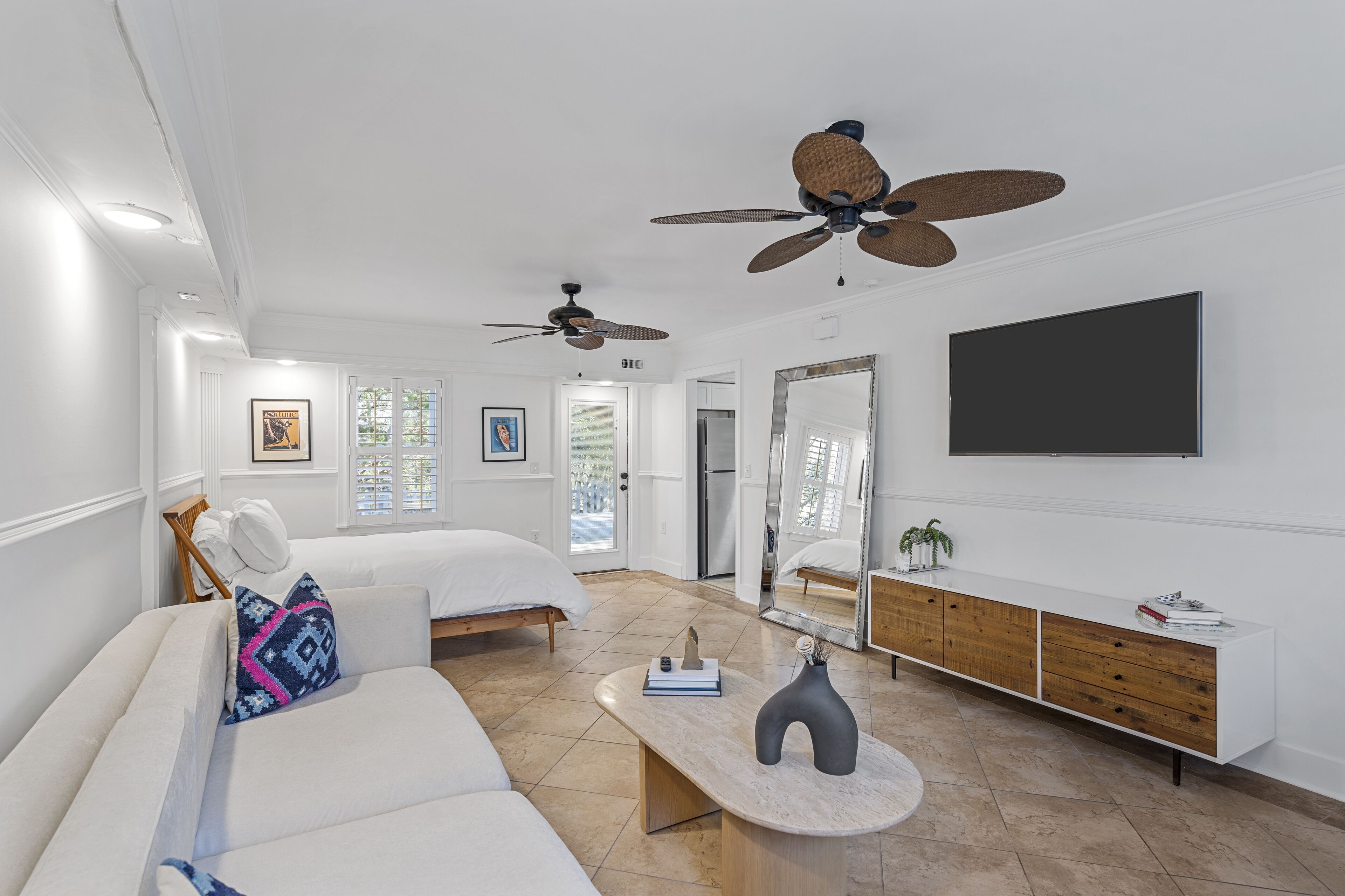 1 habitación, escritorio, tabla de planchar con plancha y wifi gratis 