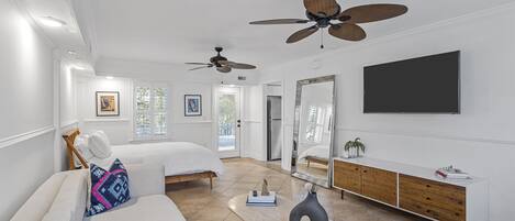 1 habitación, escritorio, tabla de planchar con plancha y wifi gratis