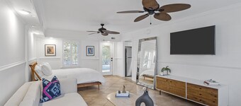 10 mins to Downtown and beach - Shem Creek Suite