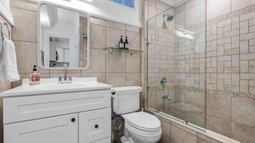 花灑/浴缸組合、風筒、提供毛巾、番梘