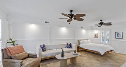 10 mins to Downtown and beach - Shem Creek Suite