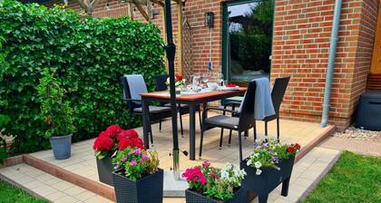 Appartement UTTIED Rügen mit Terrasse und Garten **** Sterne DTV