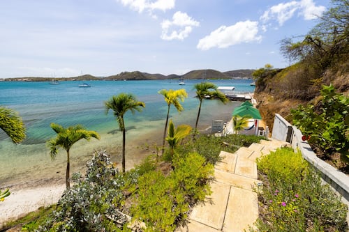 Beach nearby, sun loungers, beach towels, beach bar