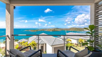 Deluxe Condo, Multiple Beds, Pool Access, Ocean View | Terraço/pátio