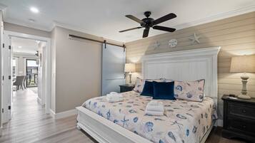 1 habitación, tabla de planchar con plancha y cuna de viaje