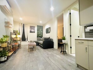 智能电视、立体声音响