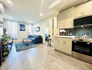 智能电视、立体声音响