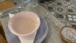 بوفيه فطور مجانًا يوميًا