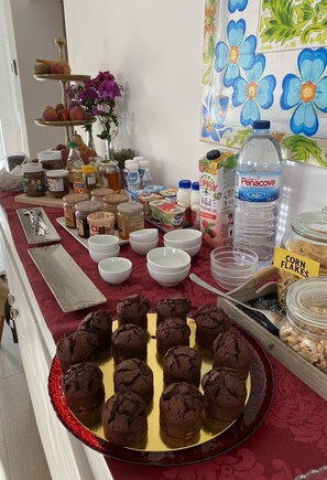 Free daily buffet breakfast - Casa Lagoa (Caldas da Rainha)