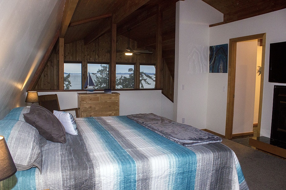 Cozy Camano Island Retreat & Gallery w/beach access. Camano Island Vrbo