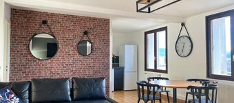 014 CHIC & COZY LARGE DUPLEX APARTMENT 76m2 WIFI SMART TV NETFLIX & PANORAMIC VIEW