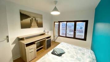 3 chambres, bureau, fer et planche Ă repasser, Wi-Fi gratuit