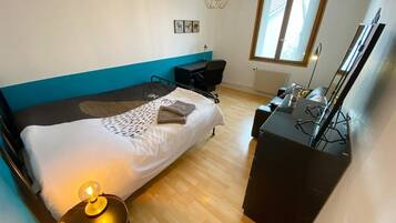 3 chambres, bureau, fer et planche à repasser, Wi-Fi gratuit