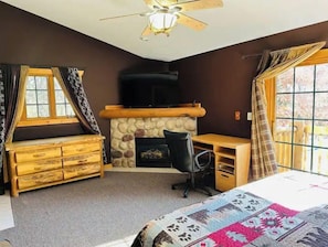 2 bedrooms, desk, iron/ironing board, free WiFi
