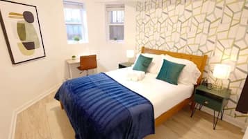 2 bedrooms, desk, iron/ironing board, WiFi