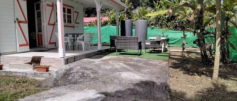 تناول الطعام بالخارج