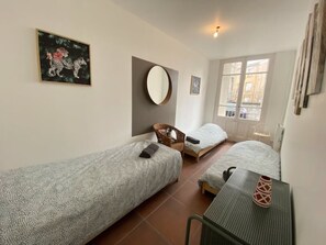 3 chambres, bureau, fer et planche Ă repasser, Wi-Fi gratuit