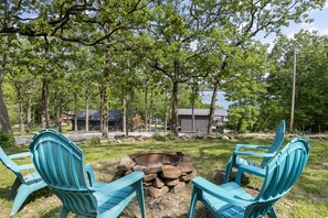 Property grounds - LAKEVIEW- Newly updated, minutes to marina (Garfield)