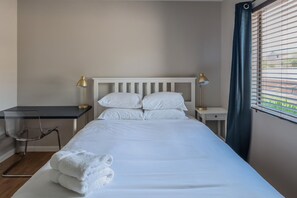 3 bedrooms, WiFi - Bright & Modern Villa in Serene South Mountain, AZ (Phoenix)