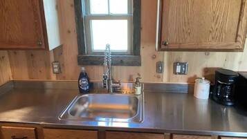 KylskÄp, mikrovÄgsugn, ugn och spishÀll