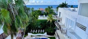 Perfect Cozumel escape, pool, private beach on quiet north shore